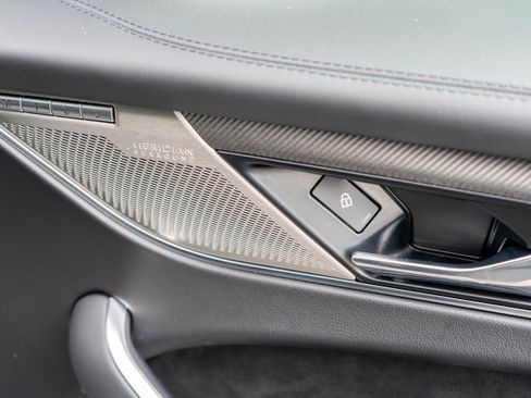 Used 2022 Jaguar F-PACE SVR image 35