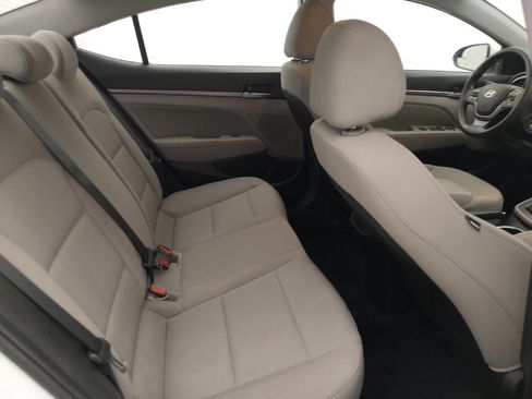 Used 2017 Hyundai Elantra SE FWD image 19