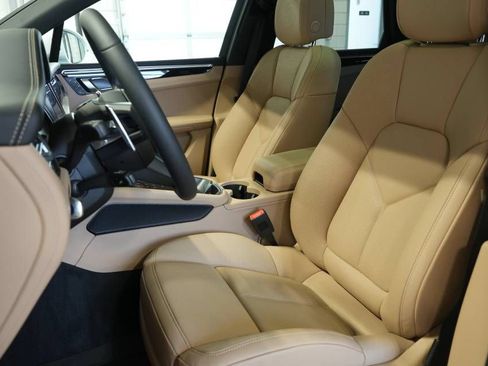Certified 2026 Porsche Macan AWD/4WD image 5