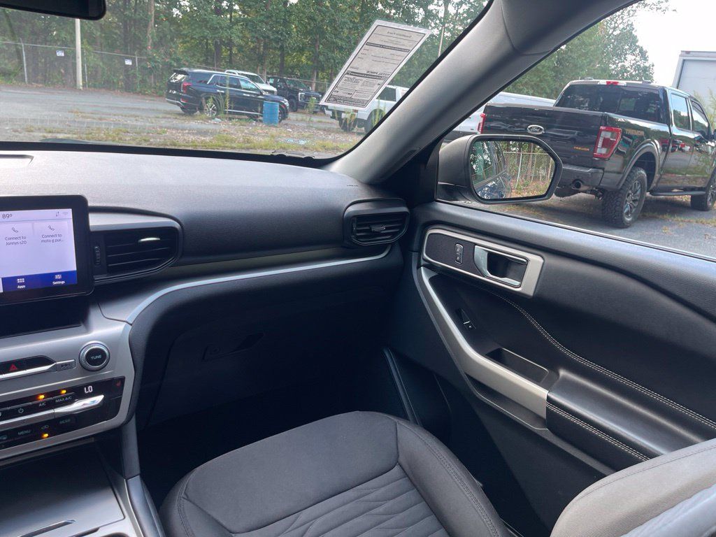 Used 2021 Ford Explorer XLT RWD image 11