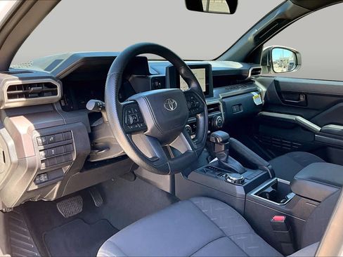 Used 2025 Toyota Tacoma SR5 AWD/4WD image 16