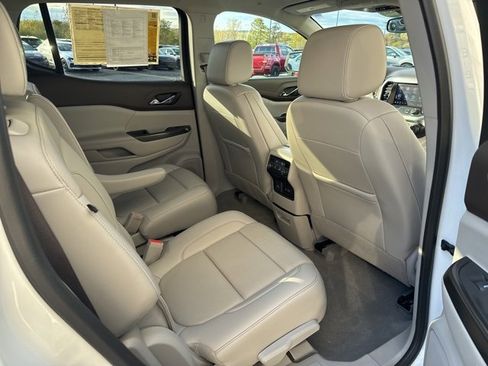 Used 2022 GMC Acadia SLT image 28