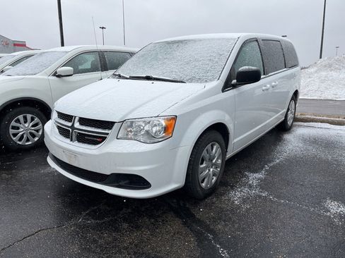 Used 2018 Dodge Grand Caravan SE image 7