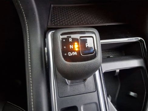 Used 2022 Nissan Pathfinder SL image 28