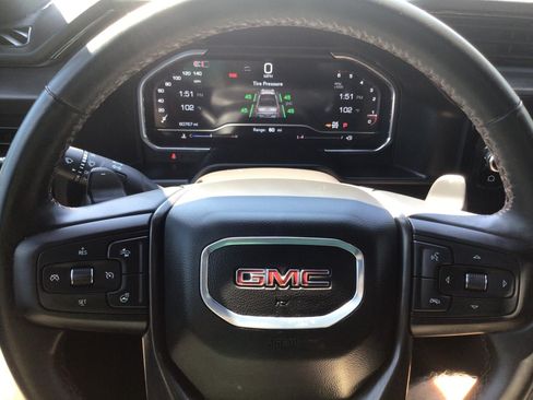 Used 2024 GMC Sierra 1500 AT4 w/ Technology Package AWD/4WD image 19