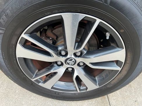 Used 2016 Toyota RAV4 XLE w/ Protection Package AWD/4WD image 7