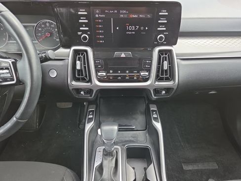 Used 2023 Kia Sorento AWD image 14