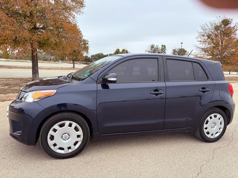 Used 2013 Scion xD 5-Door Hatchback 4- AT image 12