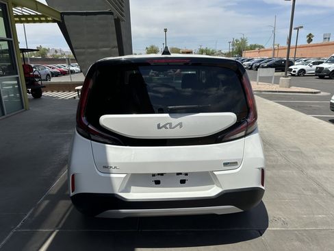 Used 2023 Kia Soul EX image 12