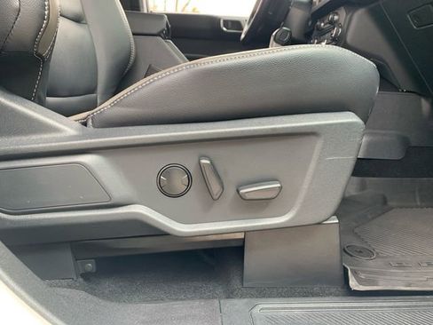 Certified 2025 Ford Bronco Outer Banks AWD/4WD image 17