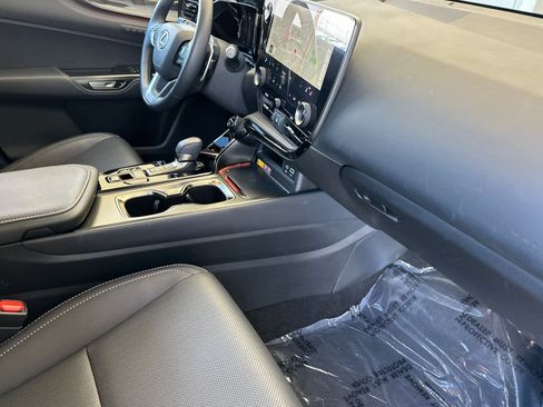 Used 2025 Lexus NX 350h AWD w/ Accessory Package (2T) image 17