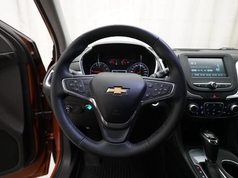 Used 2018 Chevrolet Equinox LT FWD image 4