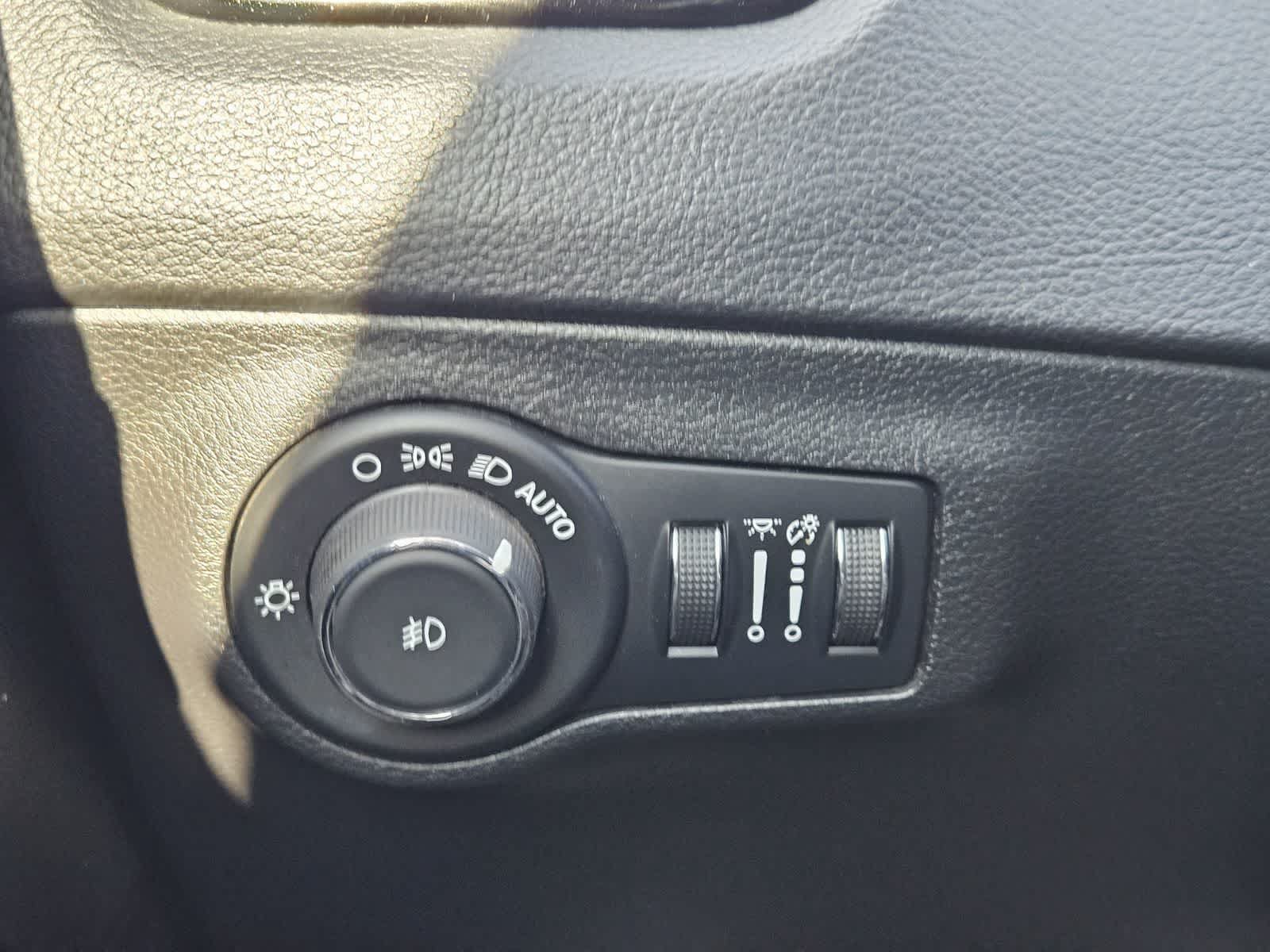 Used 2019 Jeep Compass Limited FWD image 20