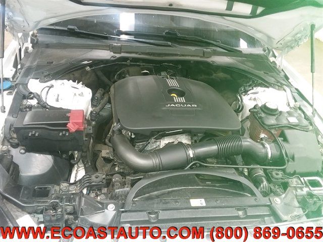 Used 2017 Jaguar XE RWD image 9