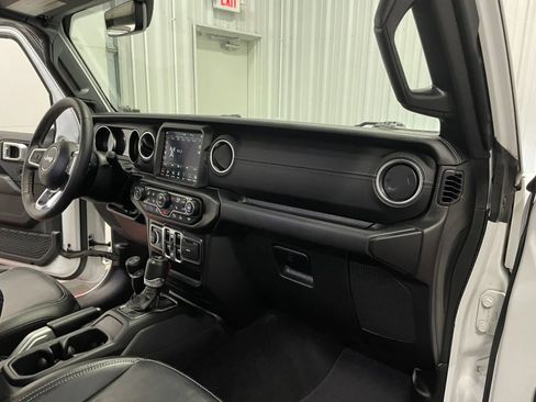 Used 2021 Jeep Wrangler Unlimited Sahara w/ Cold Weather Group AWD/4WD image 50
