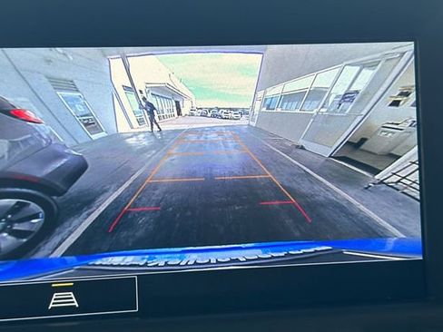 Used 2024 GMC Terrain SLT image 22