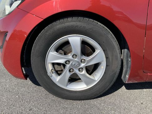 Used 2014 Hyundai Elantra SE FWD image 14