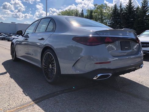 New 2026 Mercedes-Benz E 350 4MATIC Sedan image 4