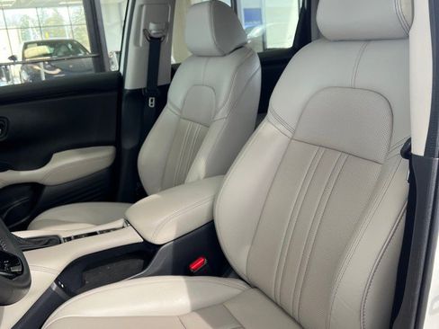 Used 2024 Honda HR-V EX-L image 8