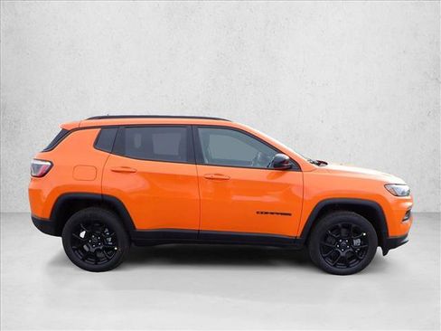 New 2026 Jeep Compass Latitude image 5