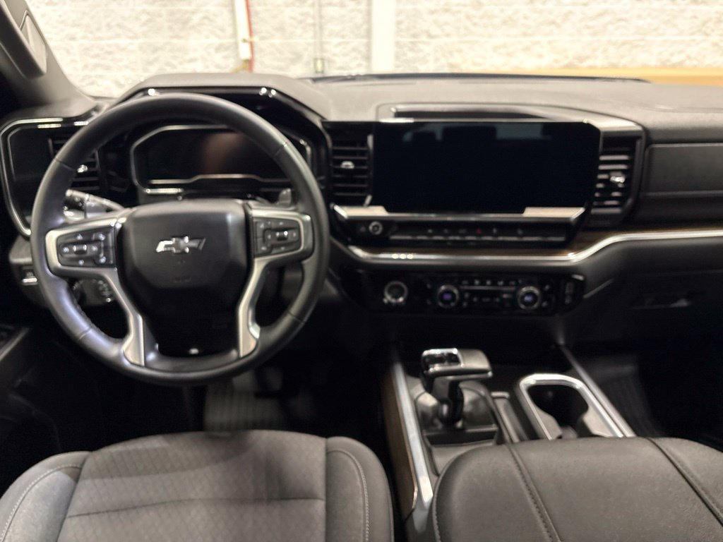 Used 2023 Chevrolet Silverado 1500 RST AWD/4WD image 14