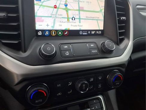 Certified 2023 GMC Acadia SLT w/ Elevation Edition AWD/4WD image 17