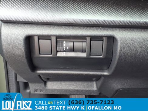 Certified 2025 Subaru Crosstrek 2.5i Limited w/ Crosstrek Mirror Package image 21