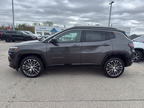 Used 2023 Jeep Compass Limited w/ Elite Group AWD/4WD image 6
