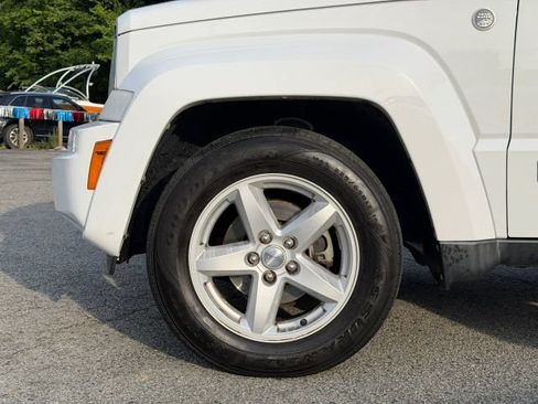 Used 2012 Jeep Liberty Limited AWD/4WD image 14