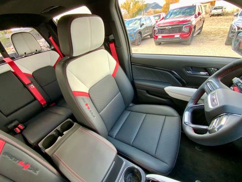 New 2026 GMC Canyon AT4X image 33