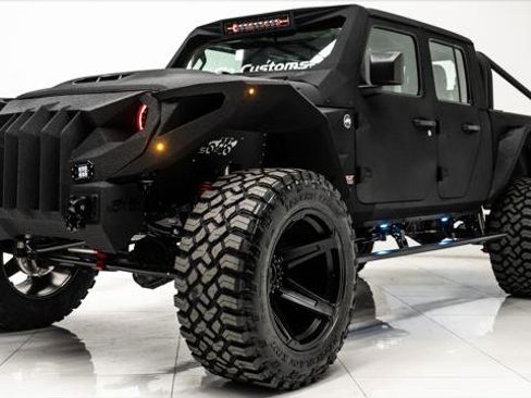 Used 2025 Jeep Gladiator Sport image 24