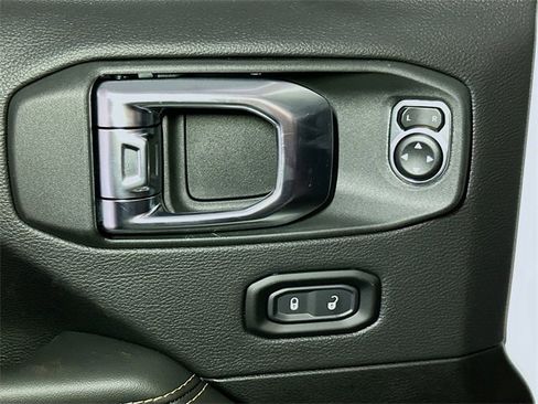 New 2025 Jeep Gladiator Sport image 12