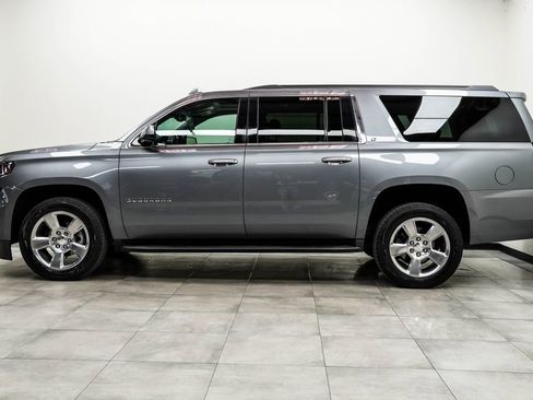 Used 2019 Chevrolet Suburban LT RWD image 7