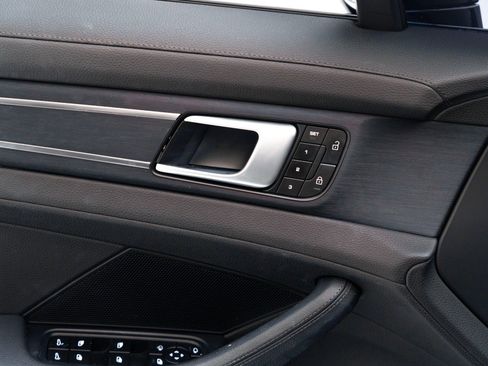 Used 2022 Porsche Panamera Platinum Edition image 22