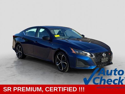 Certified 2023 Nissan Altima 2.5 SR w/ SR Premium Package FWD image 3