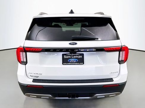 Used 2025 Ford Explorer Active w/ Active Comfort Package image 6