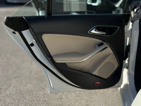Used 2019 Mercedes-Benz CLA 250 image 12