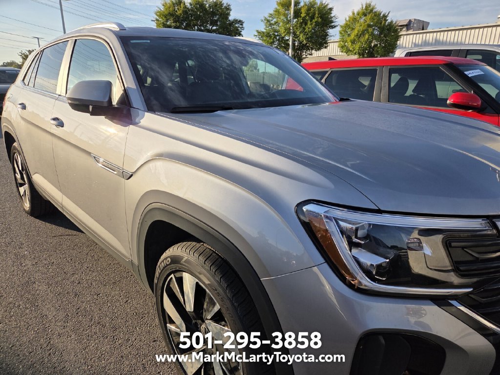 Used 2025 Volkswagen Atlas Cross Sport SE FWD image 8