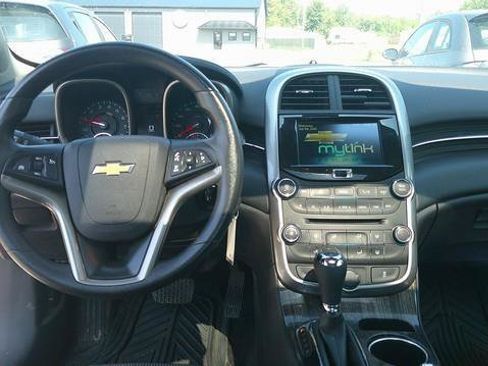 Used 2015 Chevrolet Malibu LT FWD image 10