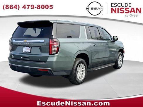 Used 2024 Chevrolet Suburban LT RWD image 3