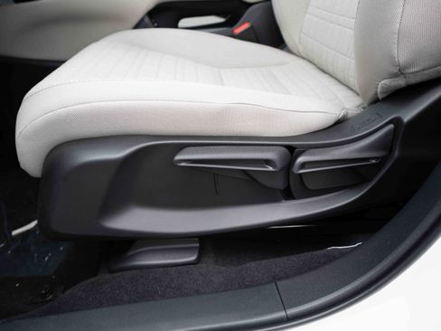 New 2026 Honda HR-V LX image 12