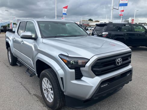 Used 2024 Toyota Tacoma SR5 AWD/4WD image 1