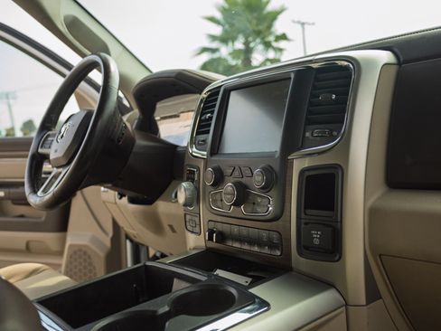 Used 2014 RAM 1500 Laramie w/ Convenience Group AWD/4WD image 17