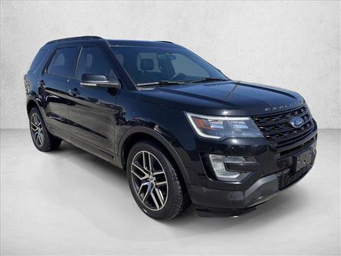 Used 2016 Ford Explorer Sport w/ Equipment Group 401A AWD/4WD image 3