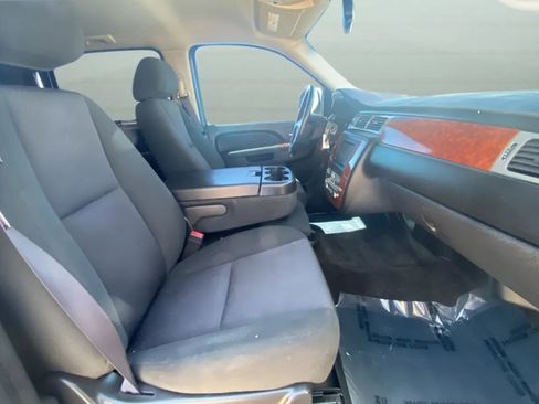 Used 2013 Chevrolet Avalanche LS AWD/4WD image 23