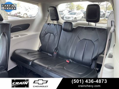 Used 2023 Chrysler Pacifica Touring-L image 28