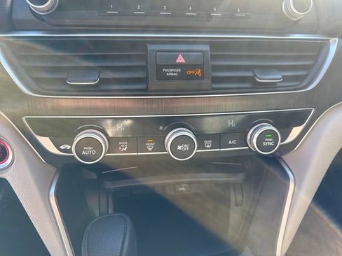 Used 2019 Honda Accord LX image 15
