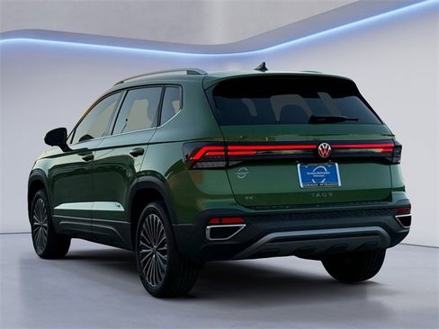 New 2025 Volkswagen Taos SE image 6