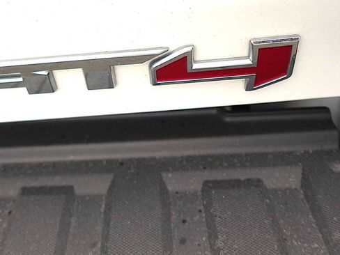 Used 2022 GMC Canyon AT4 w/ Trailering Package image 9