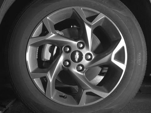 Used 2025 Chevrolet Trax LT FWD image 12